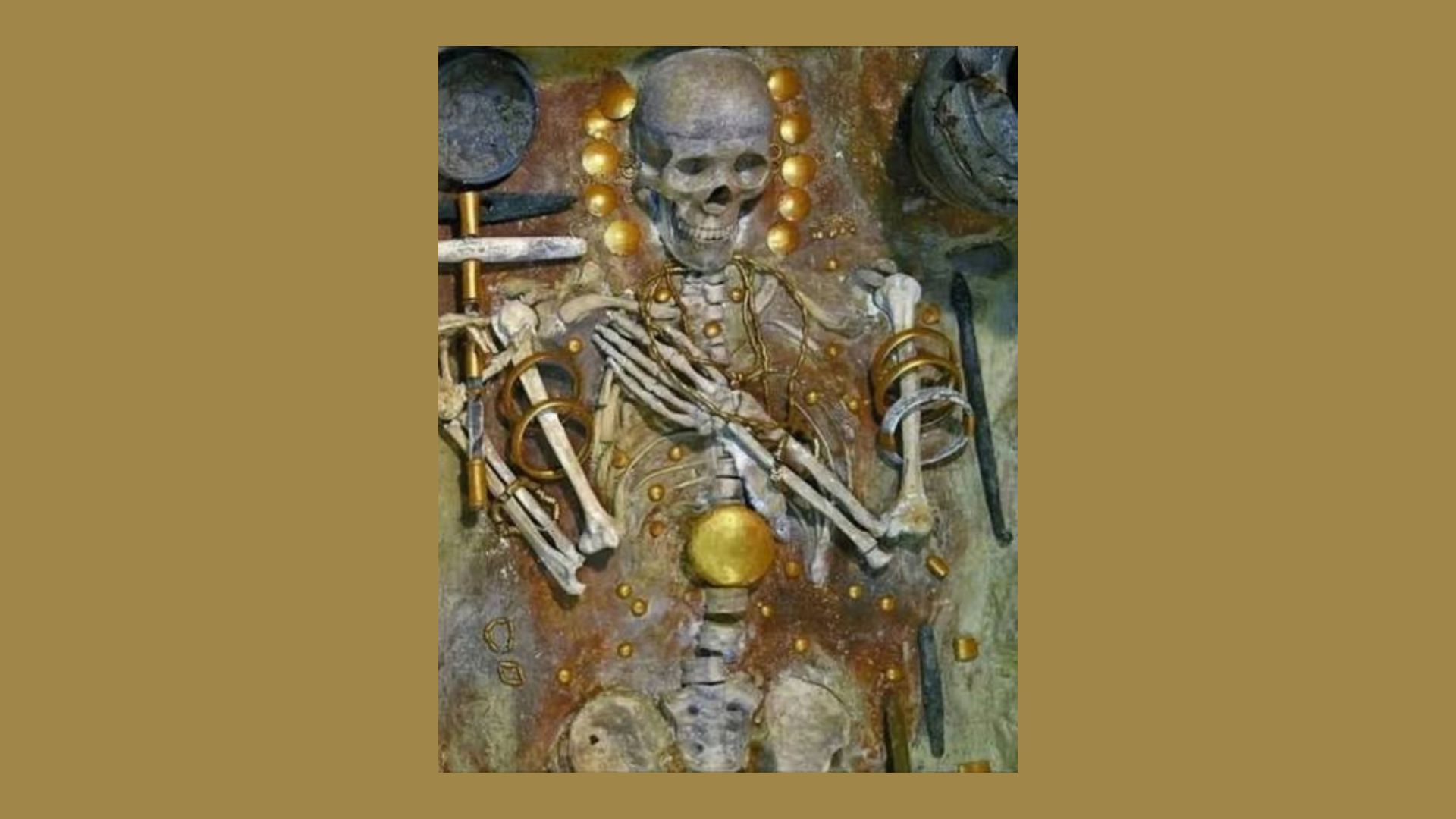 La necropoli di Varna ( 4600-4200 a.C.): Una delle  tombe più ricche.